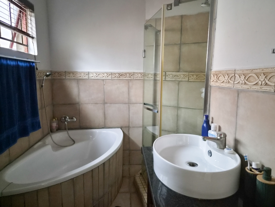 3 Bedroom Property for Sale in Mooivallei Park North West